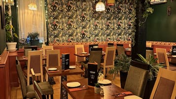 Daily English breakfast (GBP 6.95 per person)