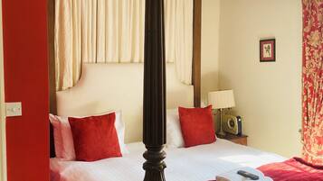 Superior Room | Iron/ironing board, free WiFi, bed sheets