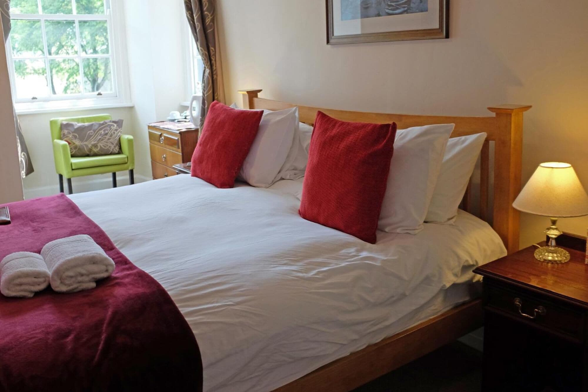 Iron/ironing board, free WiFi, bed sheets