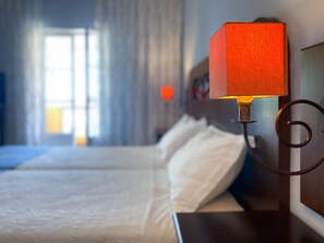 Desk, laptop workspace, blackout curtains, soundproofing - Hotel Rural Monte Da Leziria (Santiago do Cacém)