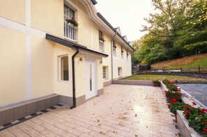 Bagian depan properti