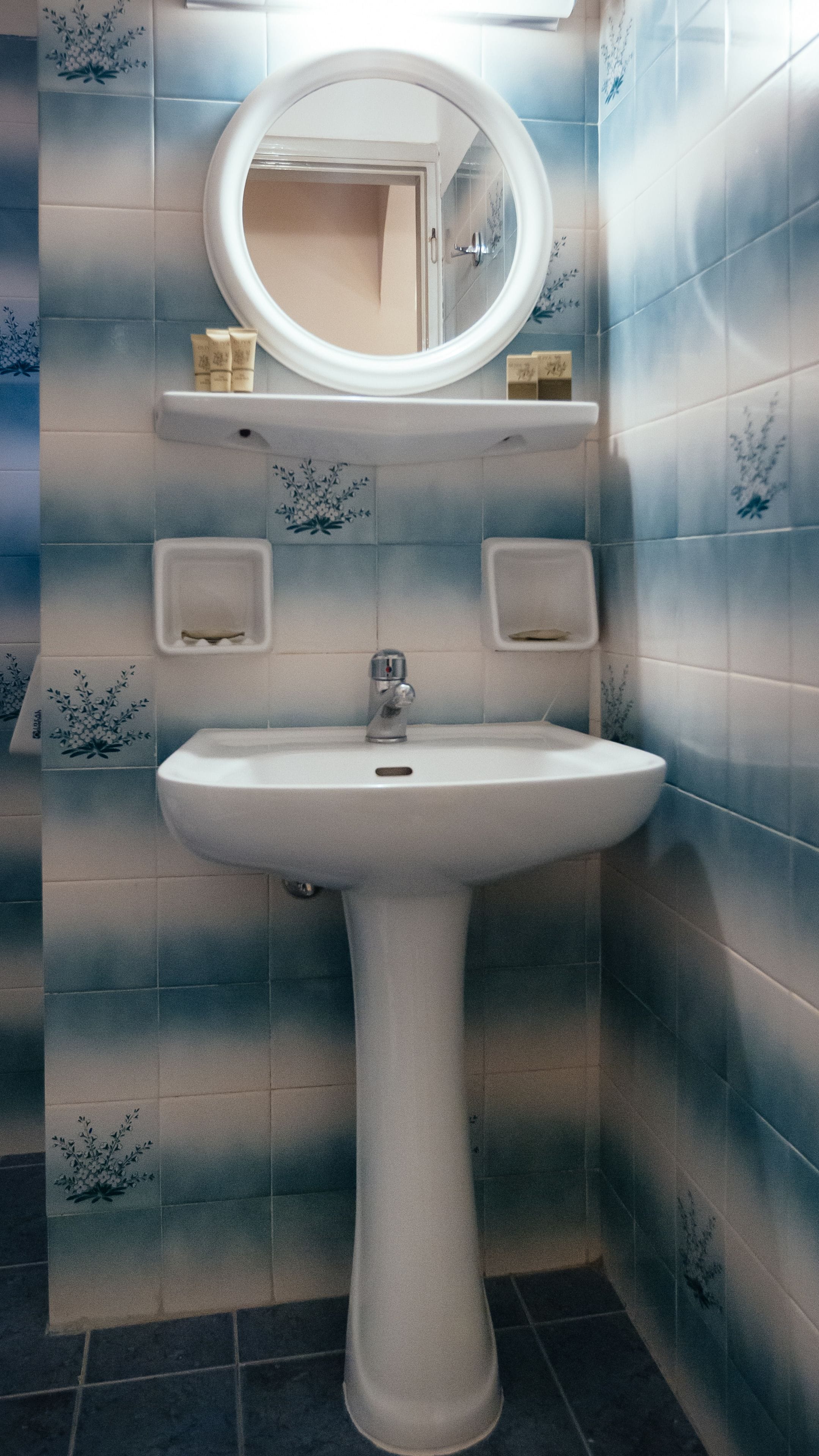 combined shower/bathtub, free toiletries, hair dryer, towels