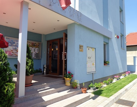 Property entrance. Hotel Lyra