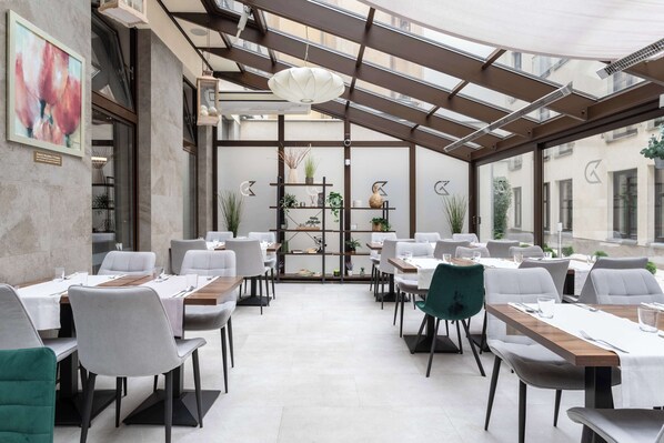 International cuisine - Golden Tulip Krakow City Center (Kraków)