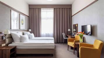 Coffres-forts dans les chambres, bureau, rideaux occultants
