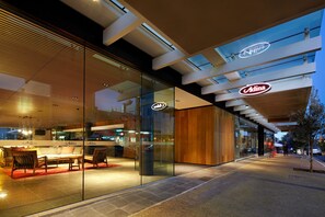 Pintu masuk hartanah