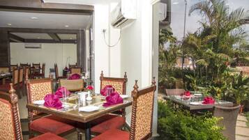 Se sirven desayunos, comidas y cenas