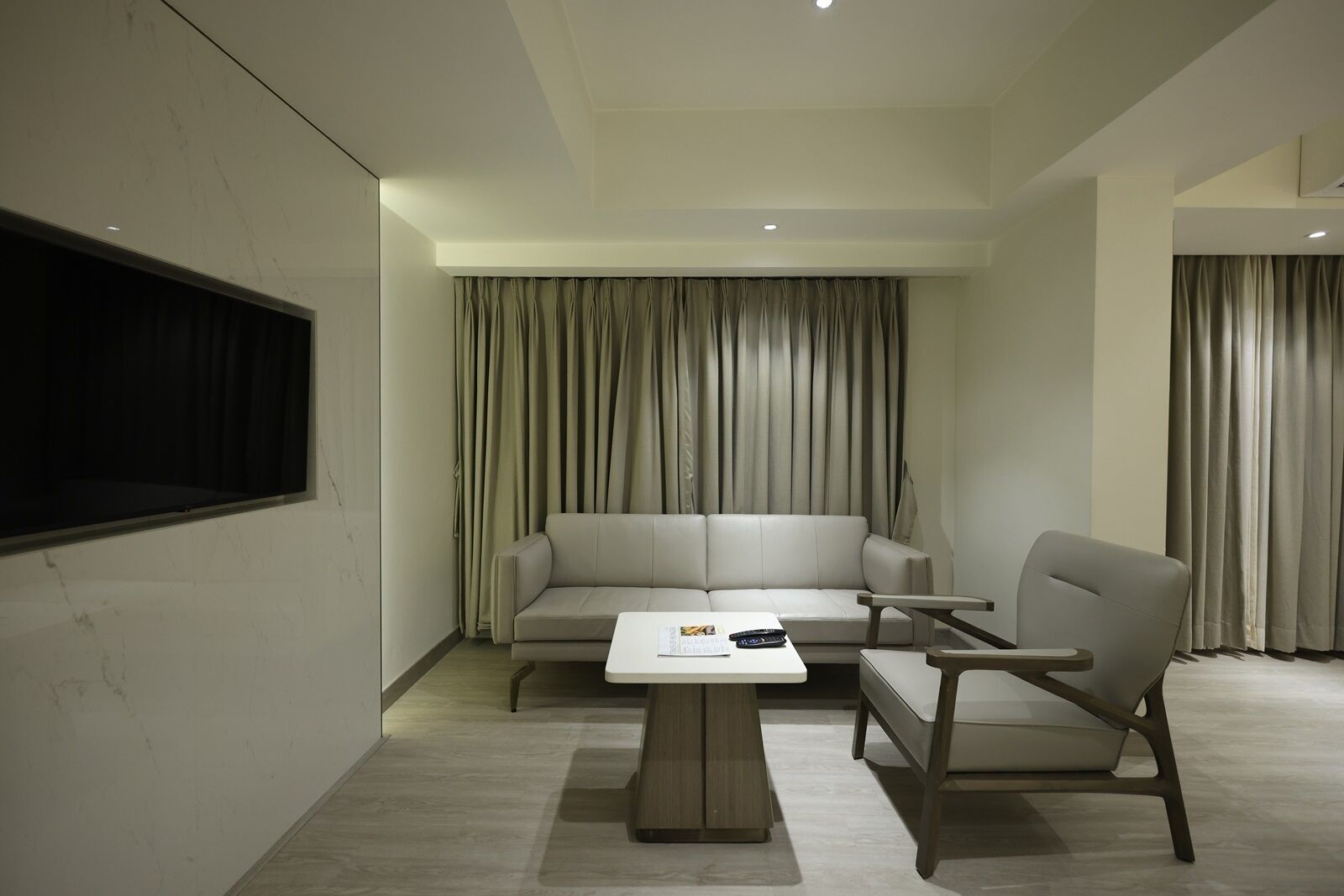 in-room safe, individually furnished, desk, laptop workspace