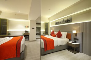 Deluxe Room | In-room safe, individually furnished, desk, laptop workspace