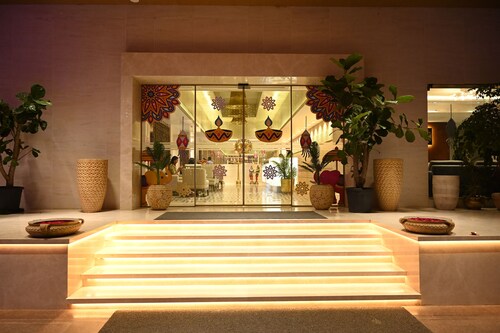 Marigold- Newly Renovated Hotel