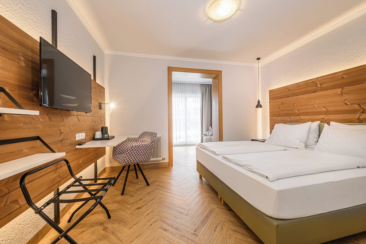 Quarto família | Roupas de cama premium, cofres nos quartos, individualmente mobiliados