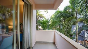 Super Deluxe with Bathub | Terrace/patio