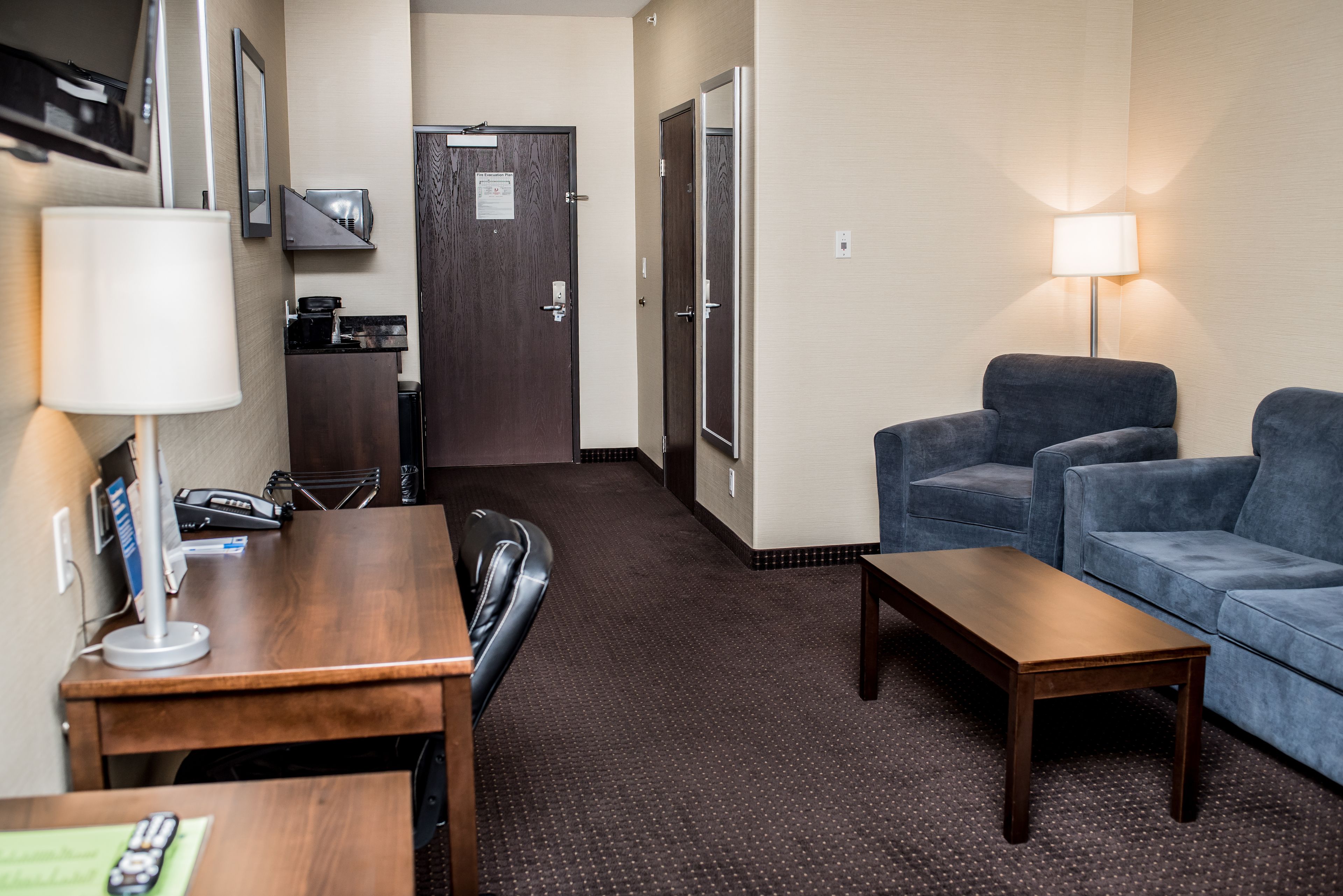 suite, 1 king bed with sofa bed, non smoking | pillow-top beds, minibar, iron/ironing board, free cots/infant beds