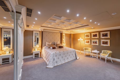 Presidential Room | 1 bedroom, minibar, in-room safe, individually decorated