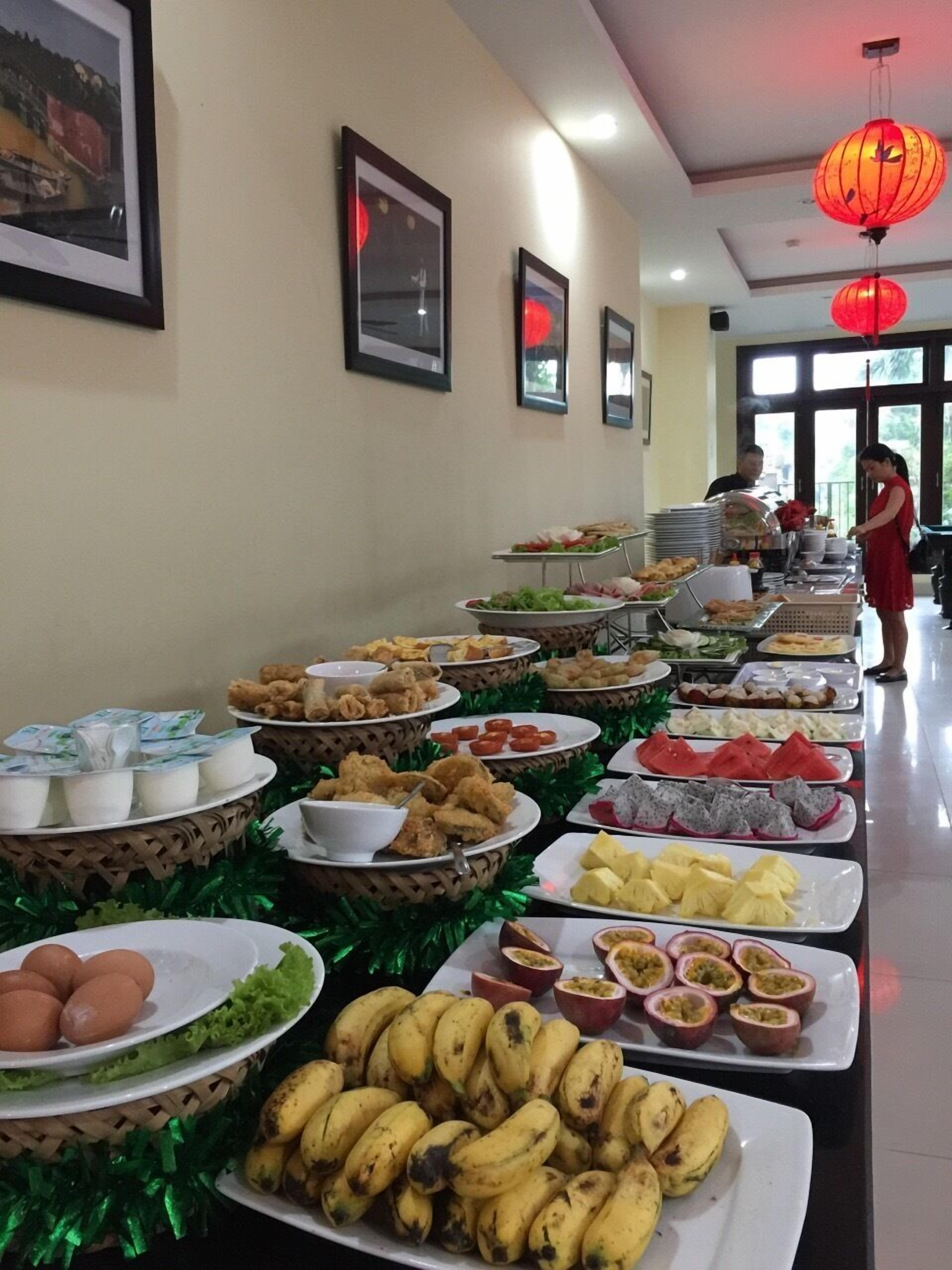 daily buffet breakfast (vnd 100000 per person)