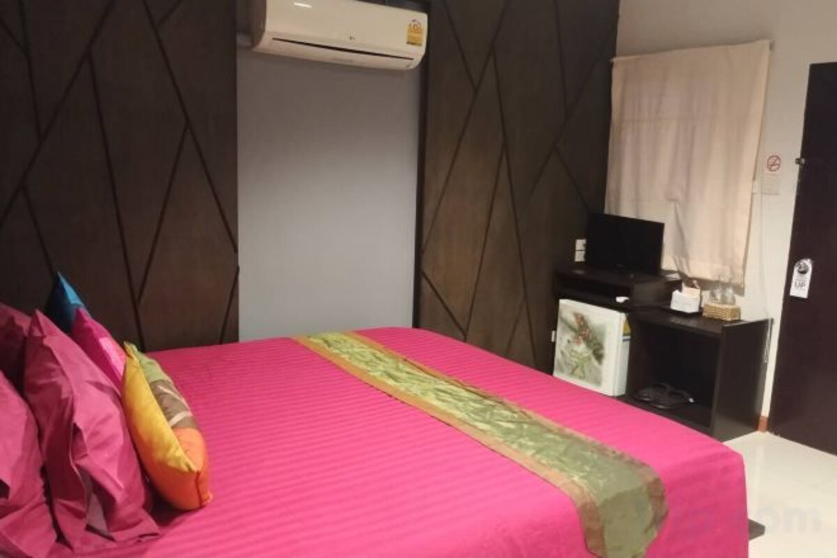Standard Double Room No Window