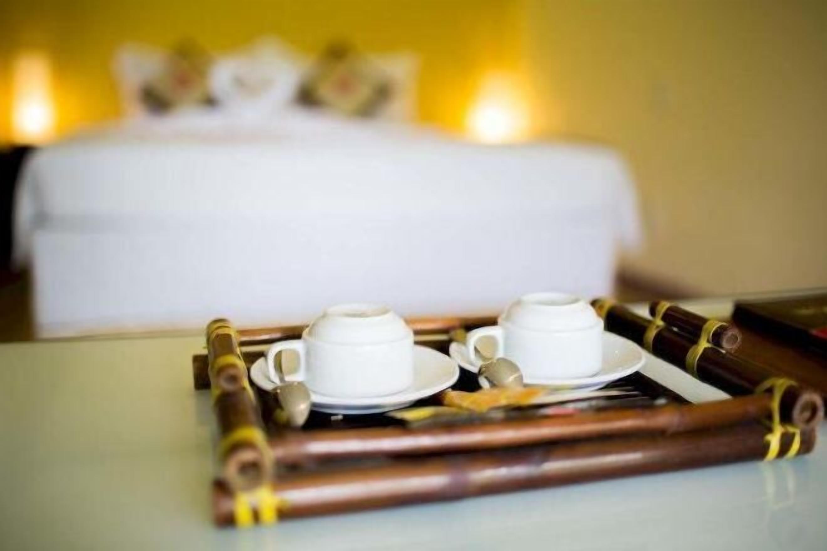 Minibar, värdeförvaringsskåp på rummet, skrivbord och ljudisolering