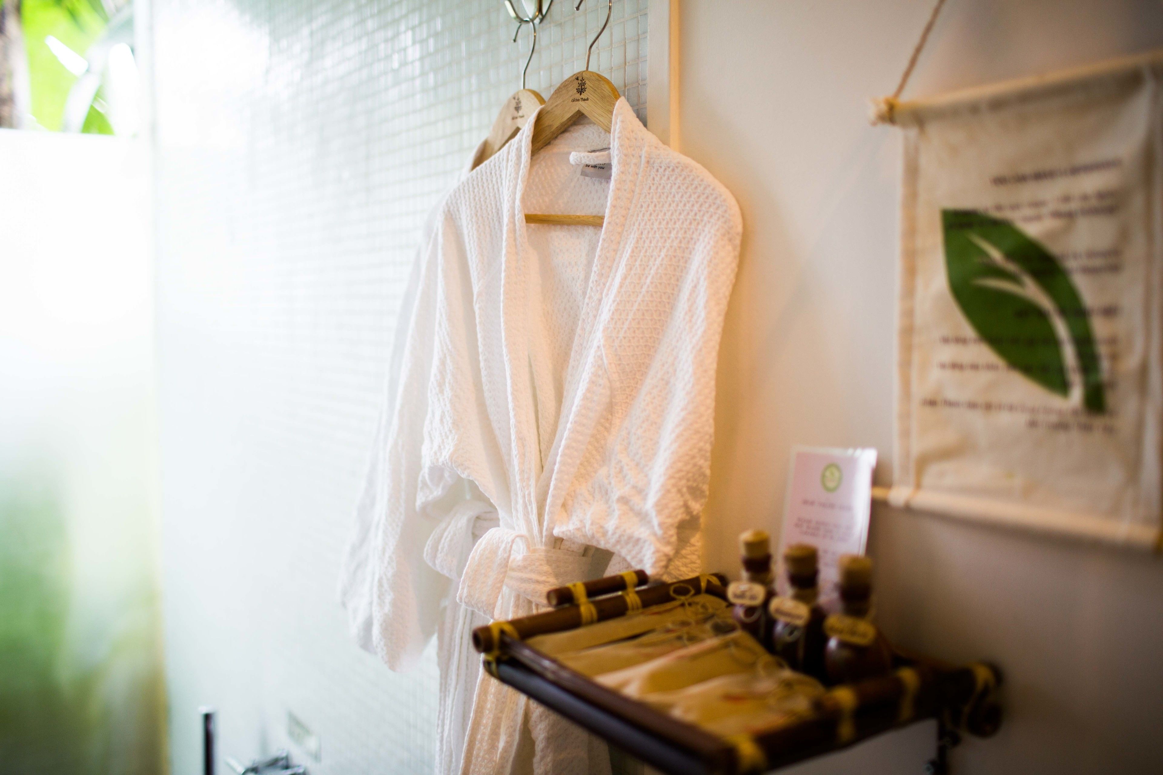 combined shower/bathtub, free toiletries, hair dryer, bathrobes