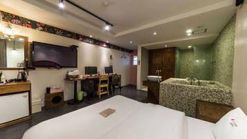 Premium (No parking) | Desk, soundproofing, free WiFi