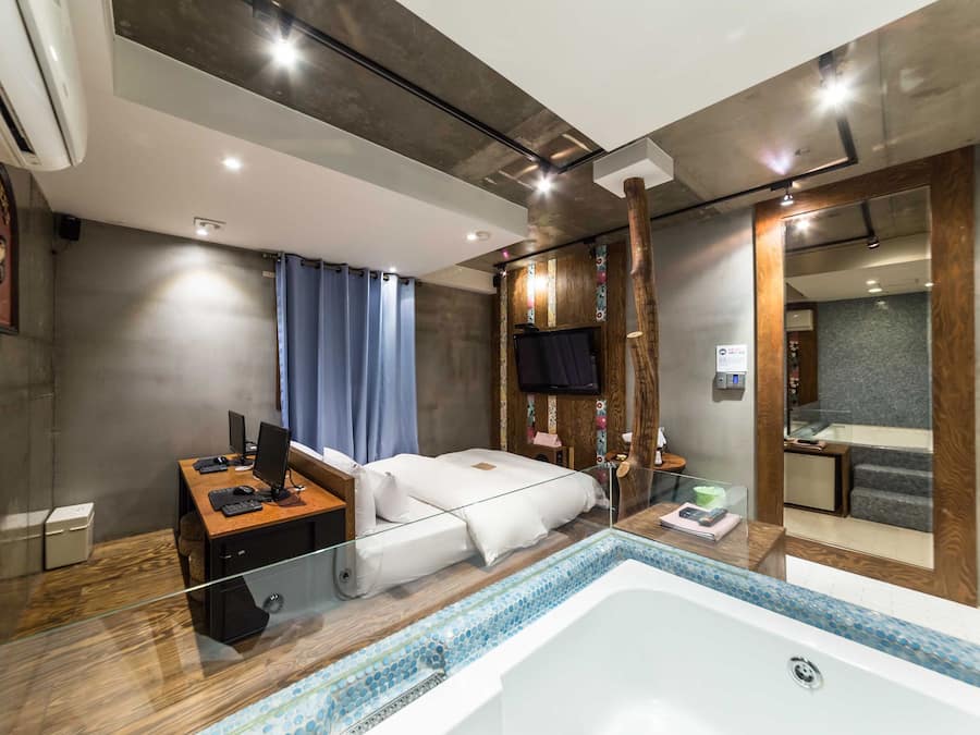 Premium (No parking)