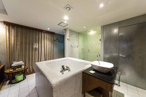 Bañera profunda