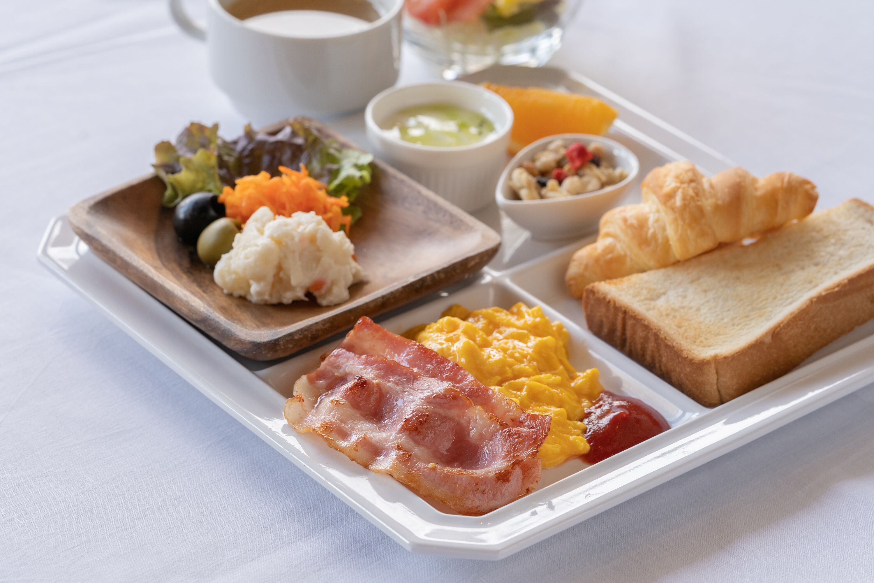 daily full breakfast (jpy 1500 per person)