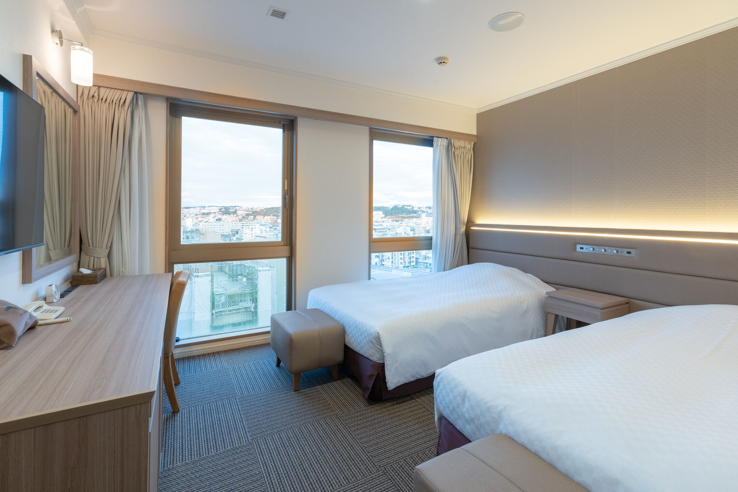 standard twin room, smoking | premium bedding, down duvets, desk, blackout curtains