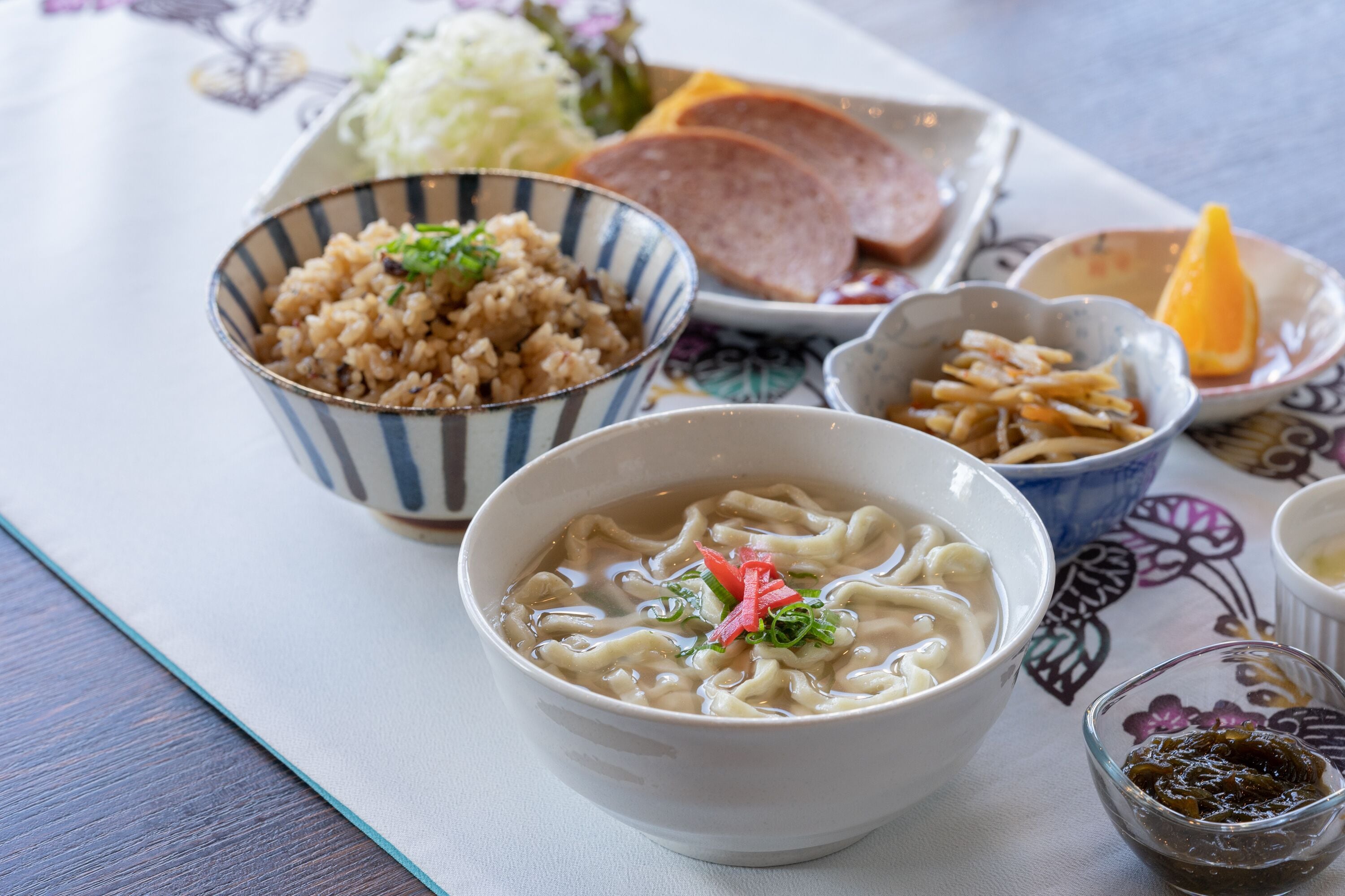 daily full breakfast (jpy 1500 per person)