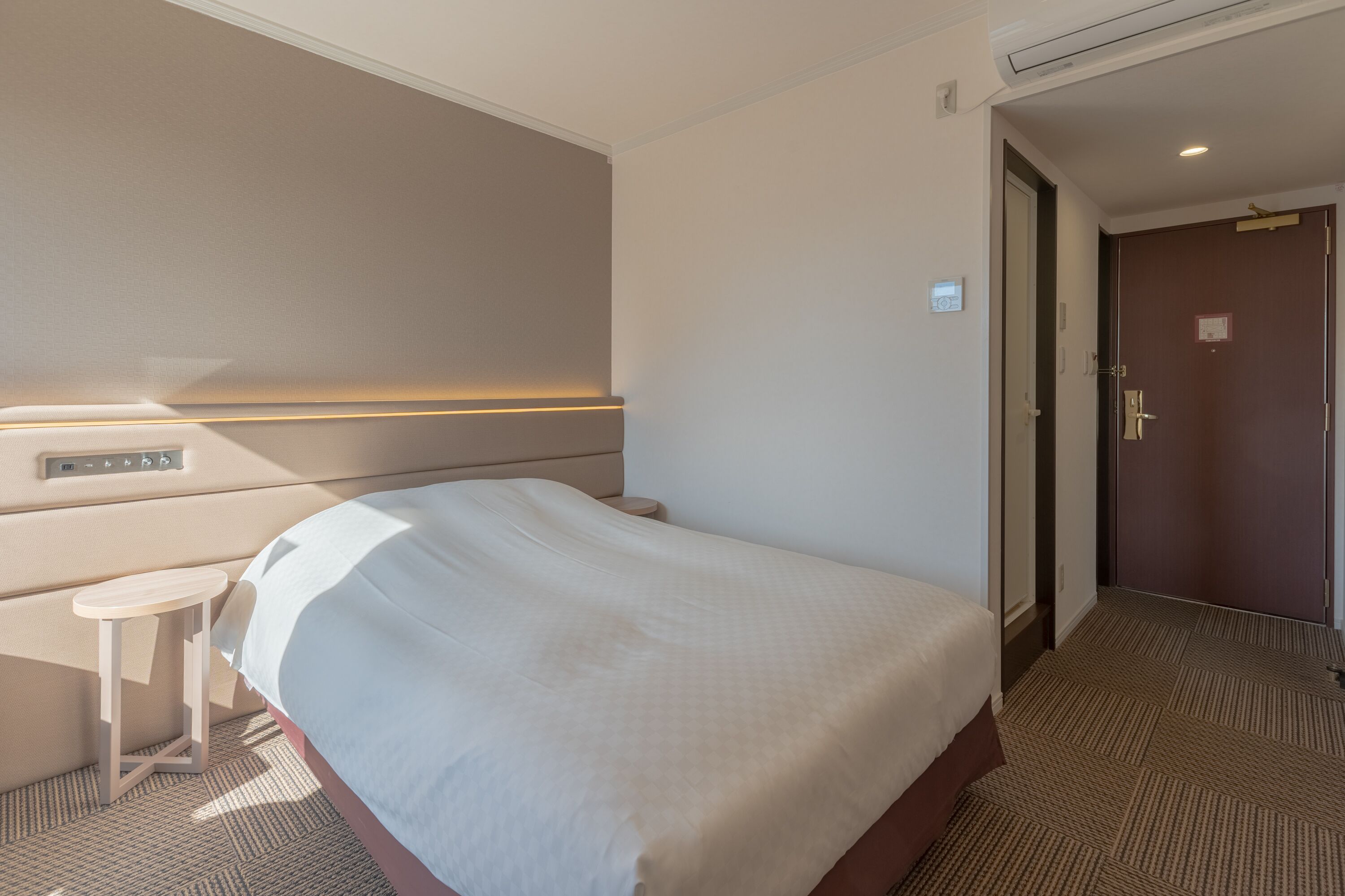 premium bedding, down duvets, desk, blackout curtains