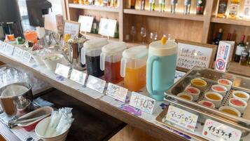 Daily full breakfast (JPY 1500 per person)