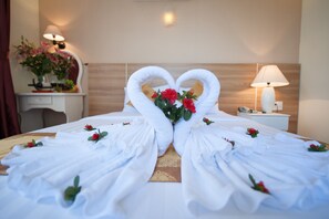 Minibar, in-room safe, rollaway beds, free WiFi