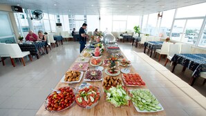 Bar (on property) - Palm Beach Hotel (Nha Trang)