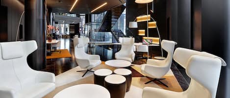 Lobby-lounge