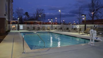 AuĂenpool (je nach Saison geöffnet)