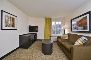 Suite, 1 Bedroom, Accessible (Comm, Roll-In Shower) | Desk, iron/ironing board, free WiFi, bed sheets