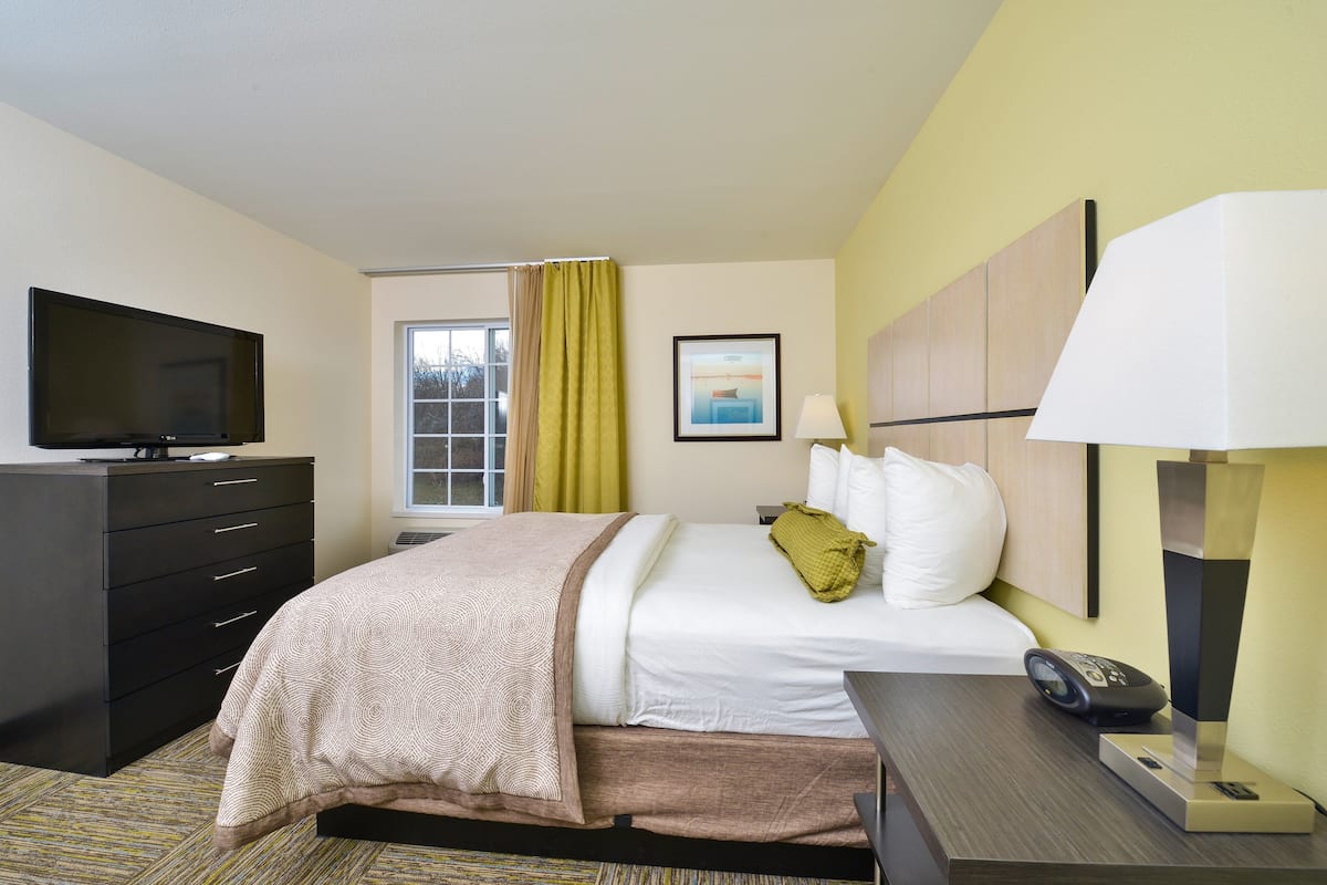 1 bedroom, desk, iron/ironing board, free wifi