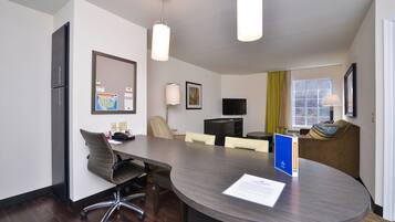 Suite, 1 Bedroom | Room amenity