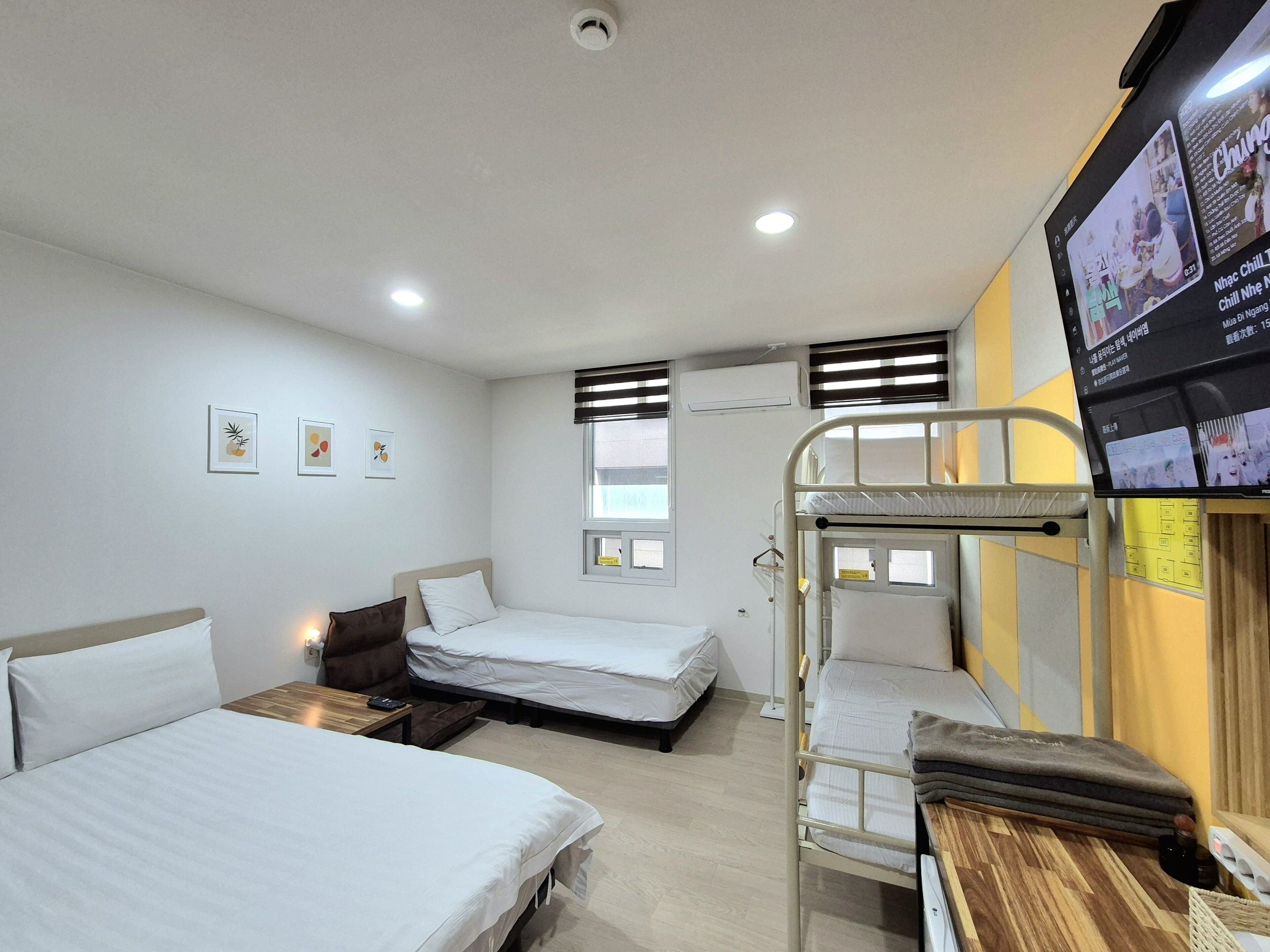 6. Family Room for 5 people
