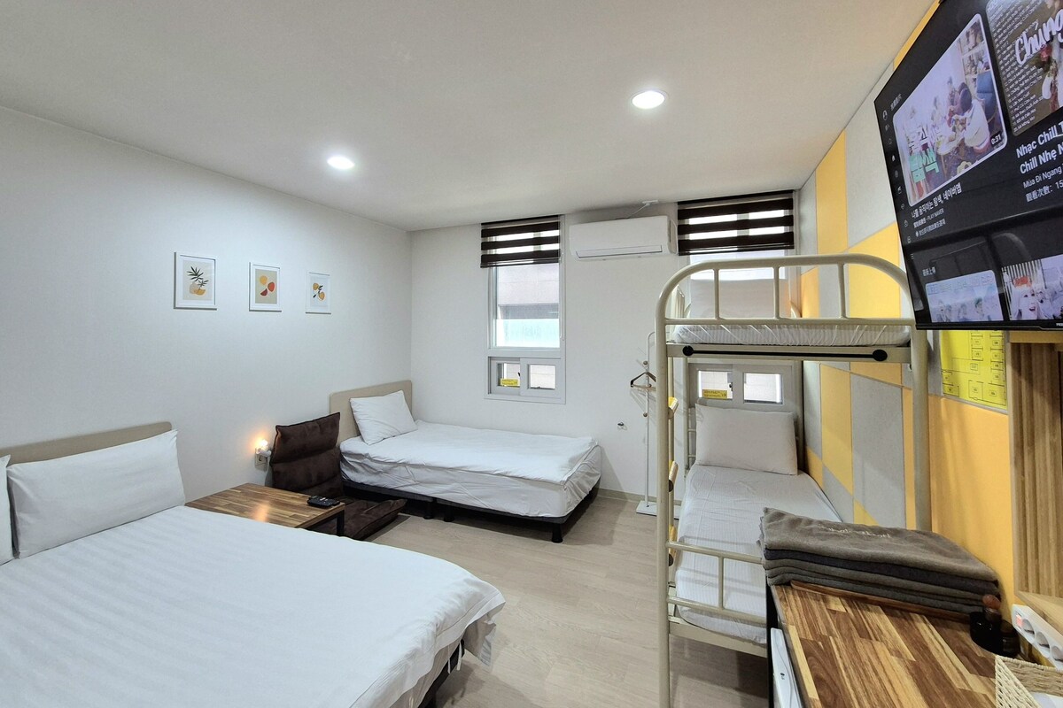 6. Family Room for 5 people | 遮光布/窗簾、隔音、熨斗/熨衣板、免費無線上網