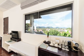 1 bedroom, minibar, in-room safe, individually decorated