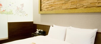 Ximen Holiday Fun Hotel