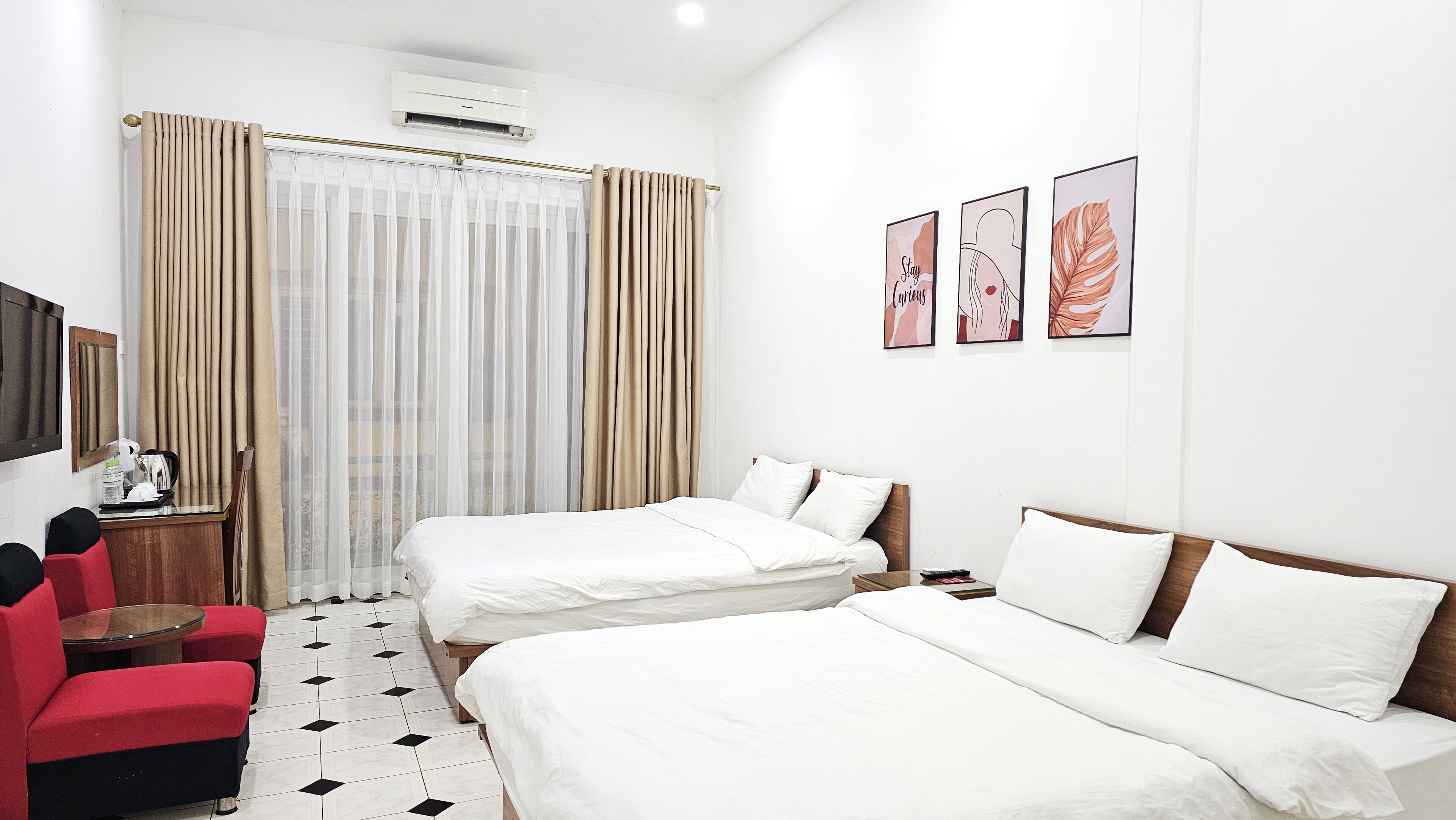 family room, balcony | 1 bedroom, desk, laptop workspace, free wifi