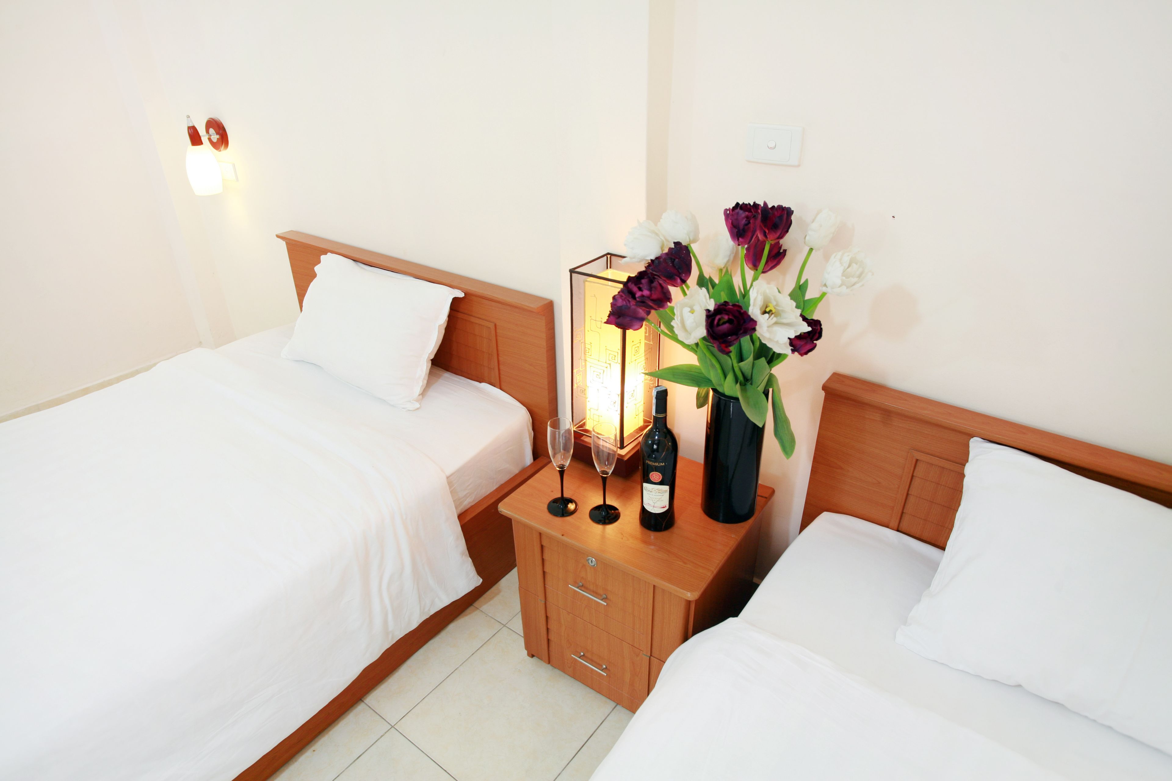 family room, 1 bedroom, city view | room amenity