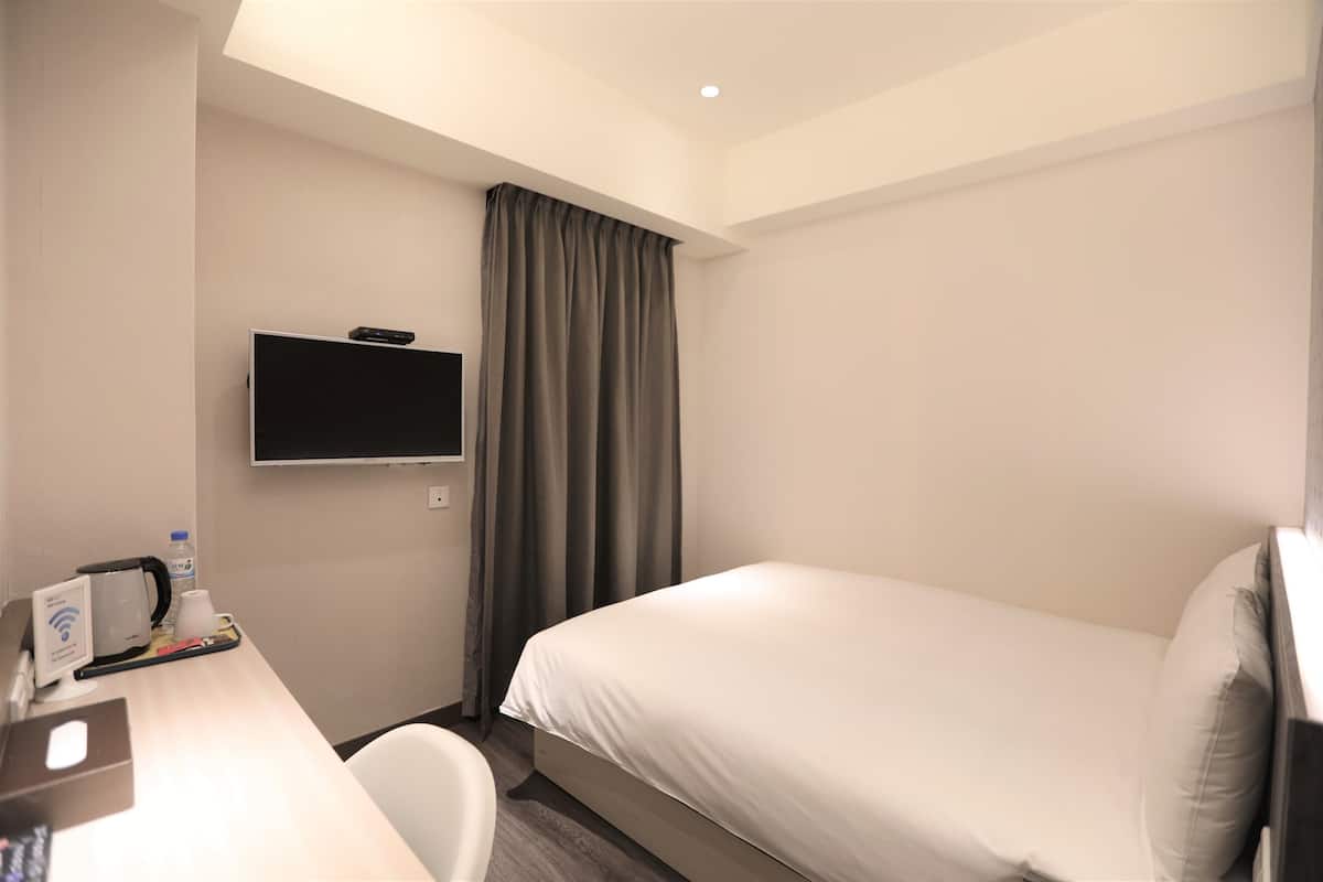 Single Room (with window)
