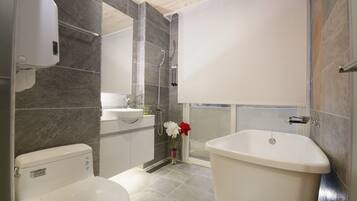 Deluxe Double Room | Bathroom | Hair dryer, slippers