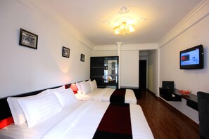 1 bedroom, free minibar items, desk, soundproofing - Hanoi Crystal Hotel (Hanoi)