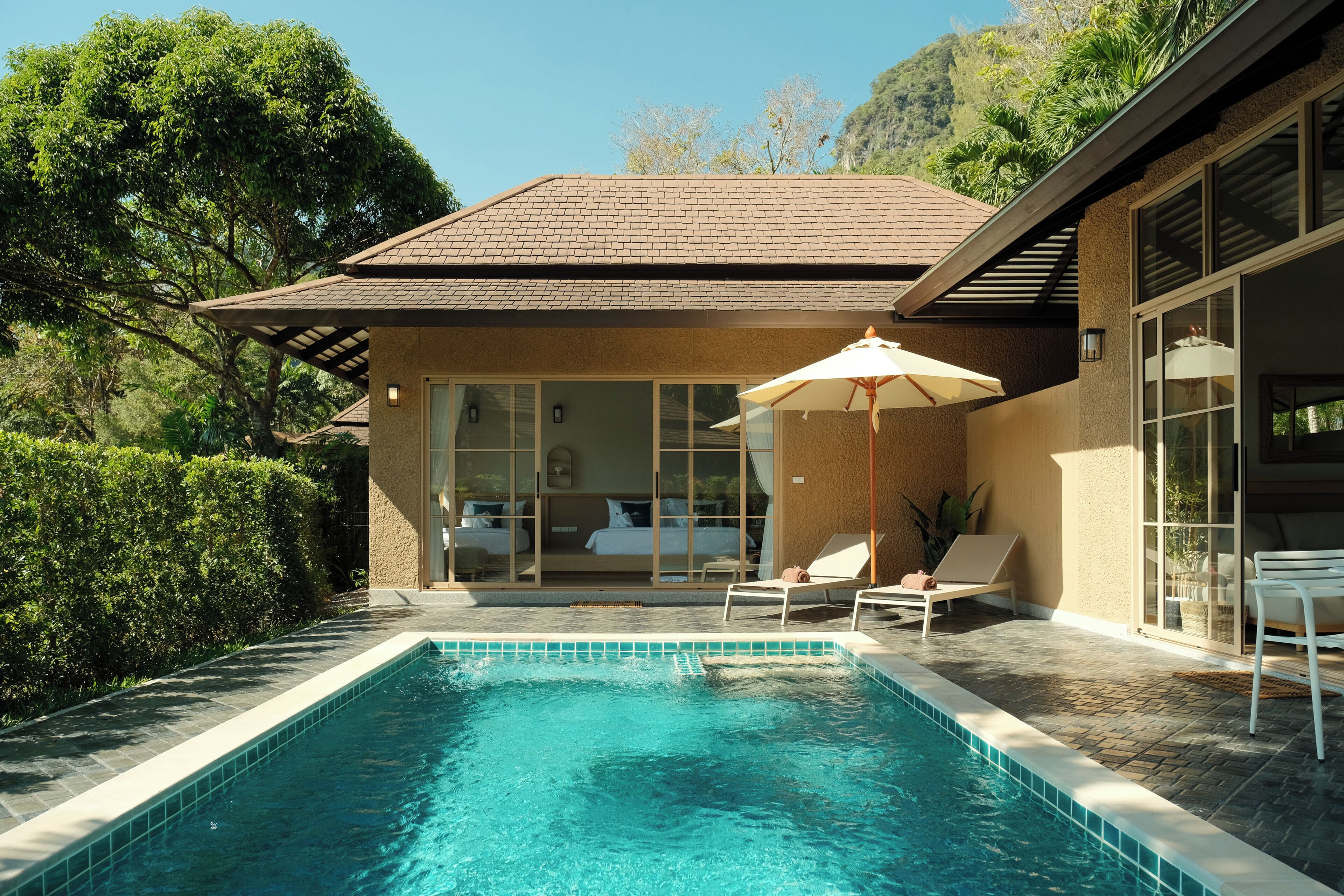 Executive Private Pool Villa | Minibar, két bảo mật tại phòng, bàn 