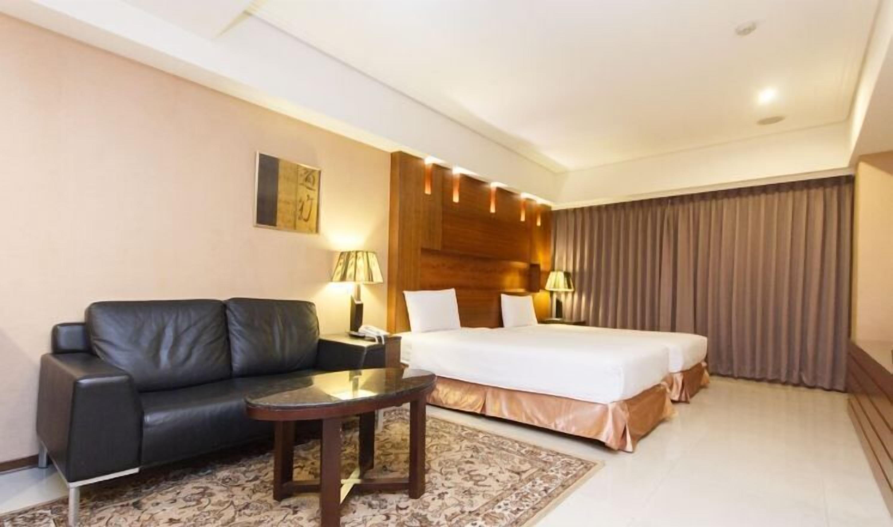 Soundproofing, free WiFi, bed sheets, wheelchair access