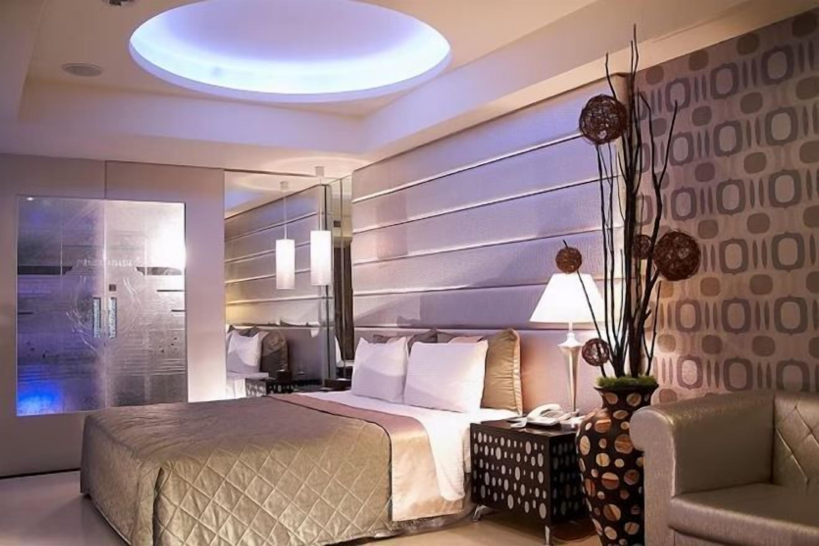 Soundproofing, free WiFi, bed sheets, wheelchair access