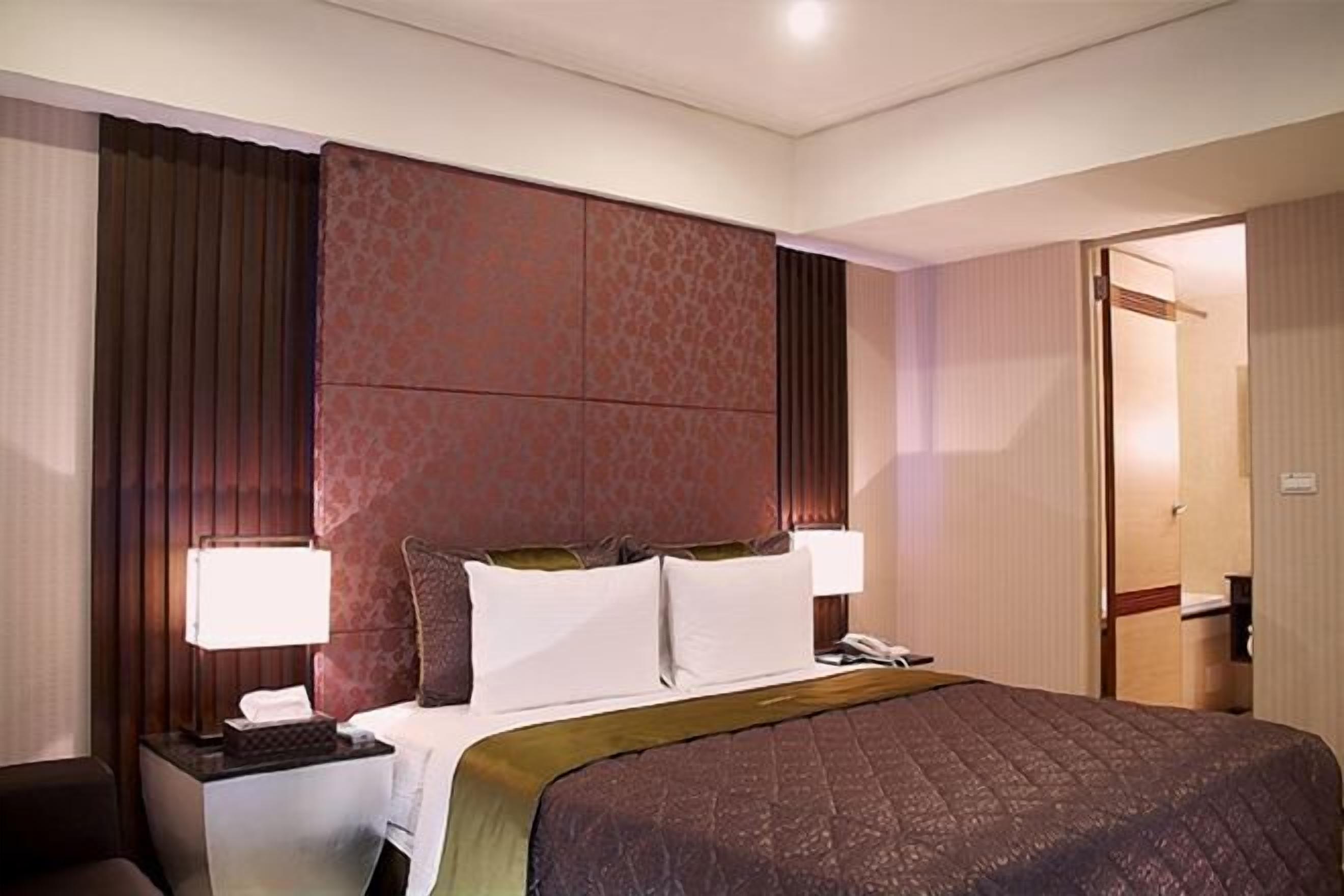 Soundproofing, free WiFi, bed sheets, wheelchair access